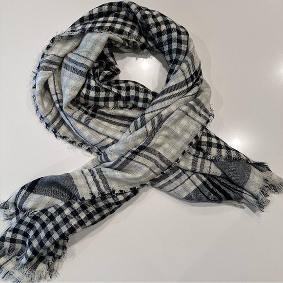 American Eagle‎ Checkered Blanket Scarf - Picture 1 of 5